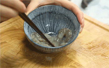 【番茄鲜虾海参盅】搅拌