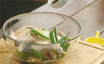 【香酥鸭腿】调味