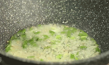 【蒜泥小龙虾】加入野山椒碎