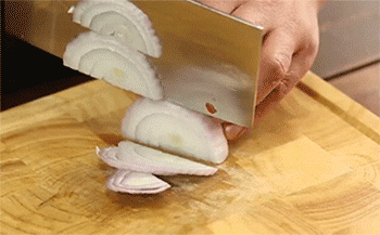 【培根披萨】洋葱切丝