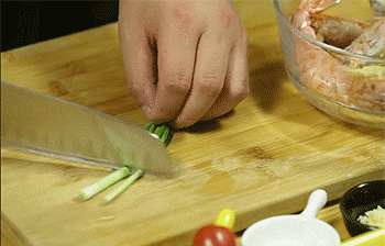 【蒜蓉粉丝虾】葱切段