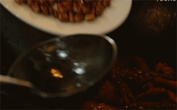 【宫爆龙虾】加入花生