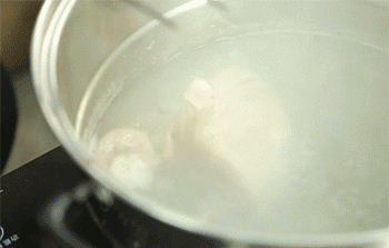 【五彩辣猪肚】捞出