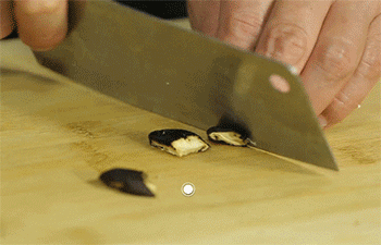 【荷叶糯米鸡】香菇切片