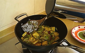 【大葱烧豆腐】加水