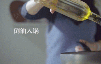 【土豆红烧肉】炒糖水