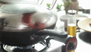 【山楂红烧肉】焖煮