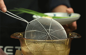 【时蔬牛腩粉图】捞出