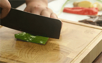 【虾爆鳝】青椒切块