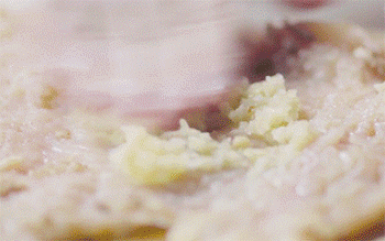 【蒜香鸡排】腌制