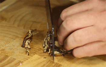 【银鱼羹】香菇切丝