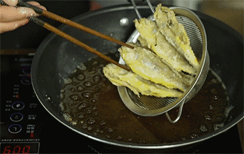 【浇汁小黄鱼】复炸