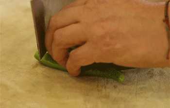 【浇汁桂鱼】青椒切丁