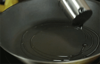 【咖喱鸡排饭】热锅起油