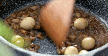 【陈香卤肉饭】收汁