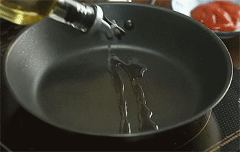 【鸿运大虾】热锅起油