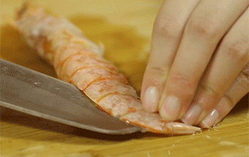 【芝士焗红虾】去虾线