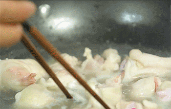 【紫金猪蹄】捞出猪手