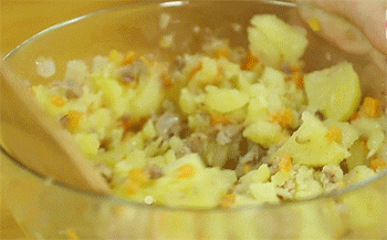 【肉汁芝士焗土豆泥】搅拌