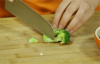 【蘑菇奶油焗面】西兰花切碎