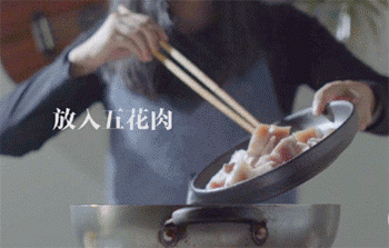 【土豆红烧肉】炒糖色