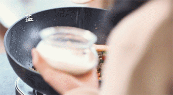 【橘灯鸭肉】放作料