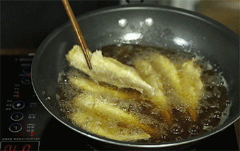 【浇汁小黄鱼】捞出