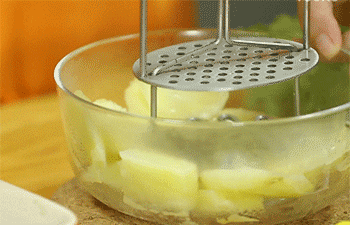 【芝士焗红虾】土豆压碎