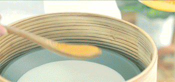 【牛肉肠粉】淋蛋液