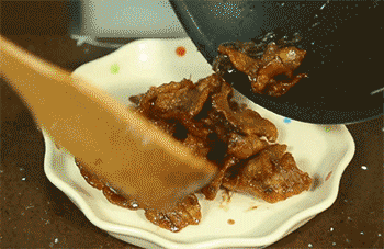 【锅爆肉】装盘