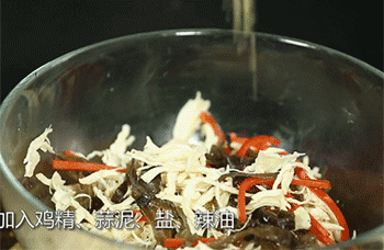 【凉拌手撕鸡丝】调味