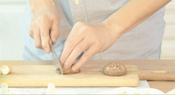 【鸡翅包饭】香菇切丁