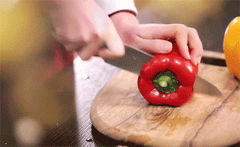 【芦笋炒虾】切彩椒