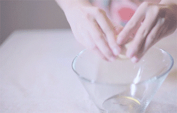 【蒜香鸡排】搅鸡蛋