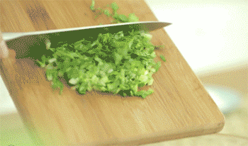 【橙香三文鱼蔬菜饼】搅拌