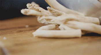 【蛋黄茶树菇】切茶树菇