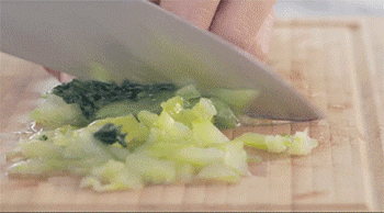 【鸡丝奶油浓汤】切菜