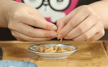 【干贝海参羹】干贝撕碎