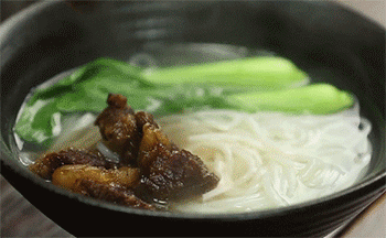 【时蔬牛腩粉图】装盘