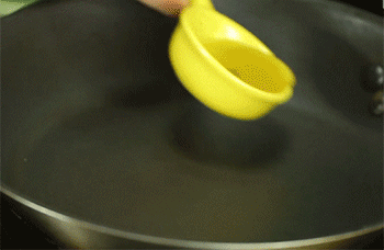 【葱烧海参】热锅起油