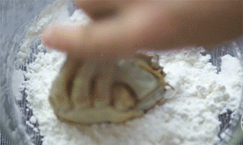 【蛋黄焗螃蟹】裹粉