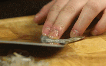 【宫爆虾球】去虾线