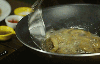 【孜然面筋】捞出面筋