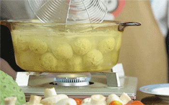 【茄汁鸡肉丸】煮肉丸