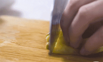 【泡椒酸菜老鸭】切辣椒