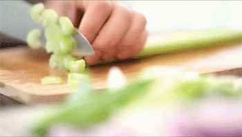 【香焖牛肉】切西芹