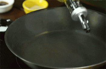 【海参蟹味菇】热锅起油