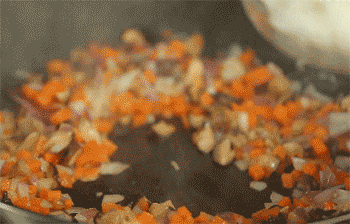 【芝士鸡翅包饭】加入米饭