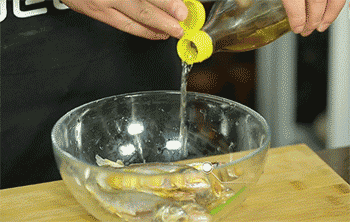 【浇汁小黄鱼】搅拌腌制