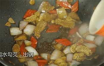 【爆炒鱿鱼卷】勾芡出锅